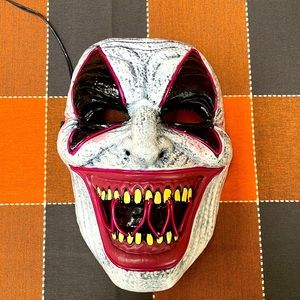 SaLe!! 👻Light Up Halloween Mask!👻